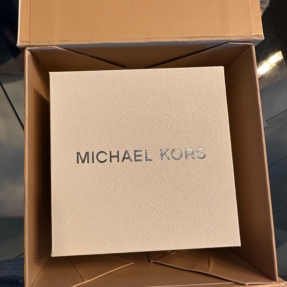Michael Kors XS Gift Box Speciality Gift Box perfect for holiday gifts, storage - Picture 3 of 3